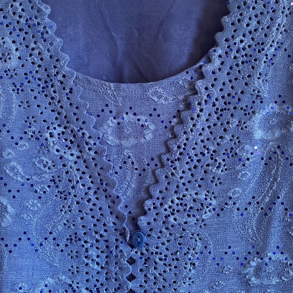 V neck dressy top - Picture 3 of 4